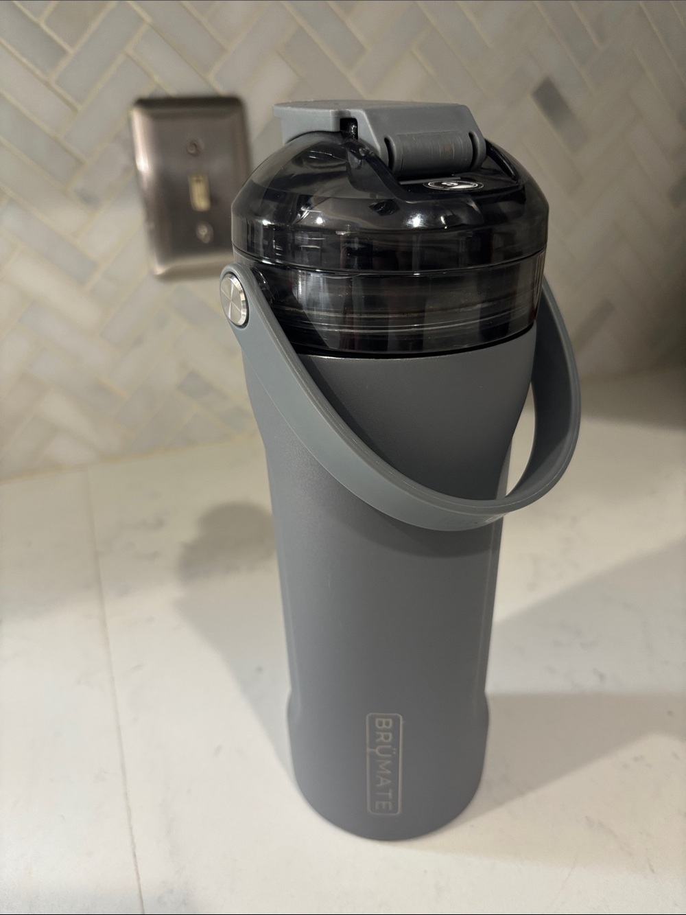 Brumate shaker cup